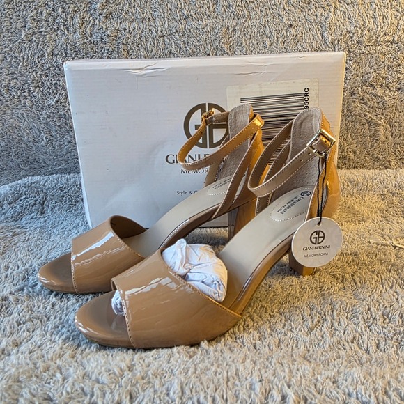 Giani Bernini Clarrice Dark‎ Nude Patent Ankle Strap Heels Sandals Size 9M New - Picture 2 of 9